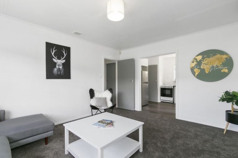 Photo of property in 195 Wellington Road, Wainuiomata, Lower Hutt, 5014