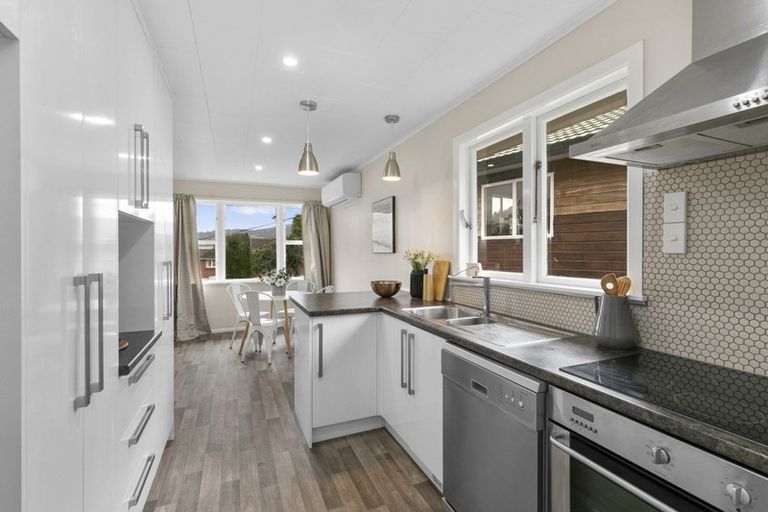 Photo of property in 296 Naenae Road, Naenae, Lower Hutt, 5011