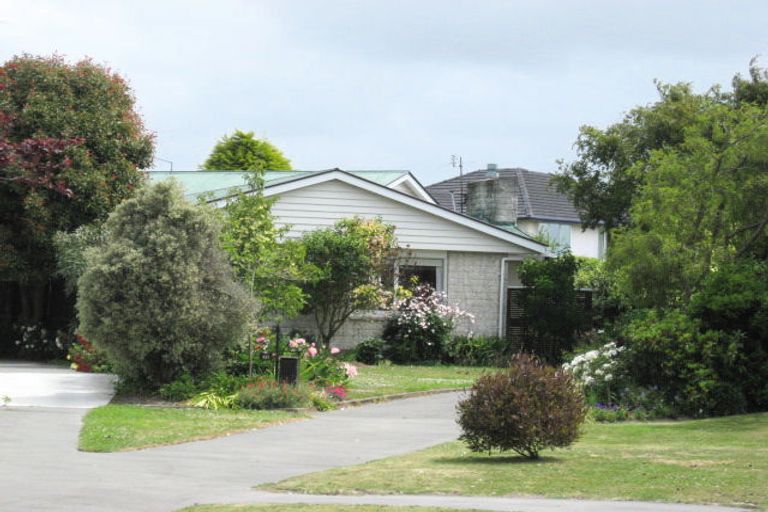 Photo of property in 40 Toorak Avenue, Avonhead, Christchurch, 8042