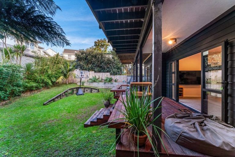 Photo of property in 2/21 Aorangi Place, Birkenhead, Auckland, 0626