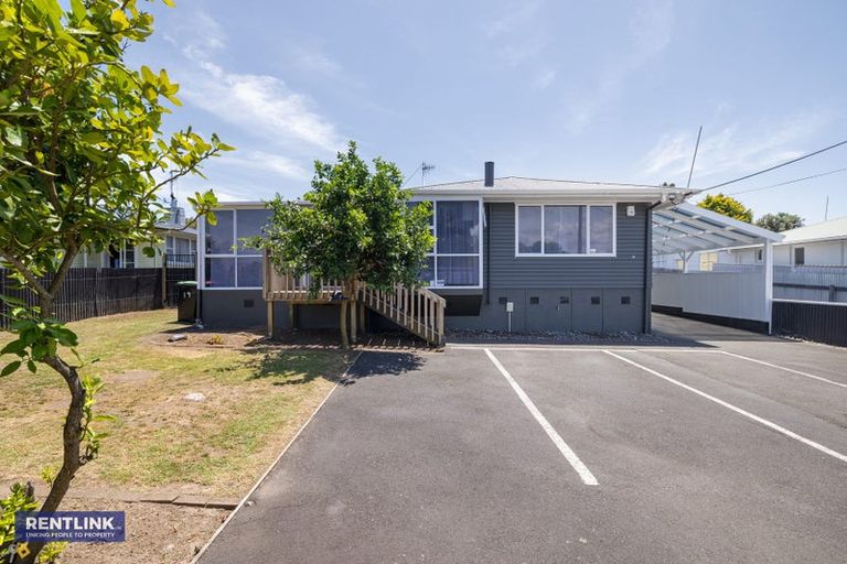 Photo of property in 19 Millers Road, Brookfield, Tauranga, 3110