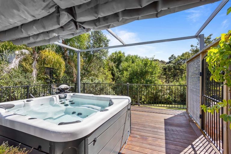 Photo of property in 218 Greenhithe Road, Greenhithe, Auckland, 0632