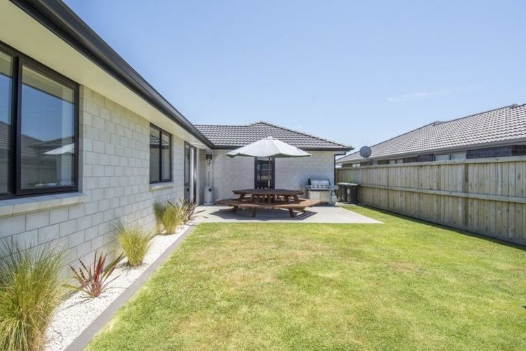 Photo of property in 9 Kamahi Crescent, Papamoa Beach, Papamoa, 3118