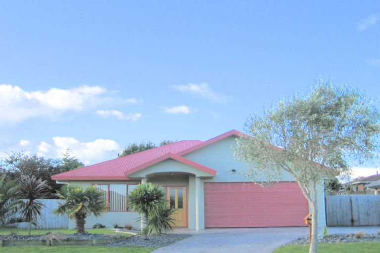Photo of property in 63 Katerini Grove, Papamoa Beach, Papamoa, 3118