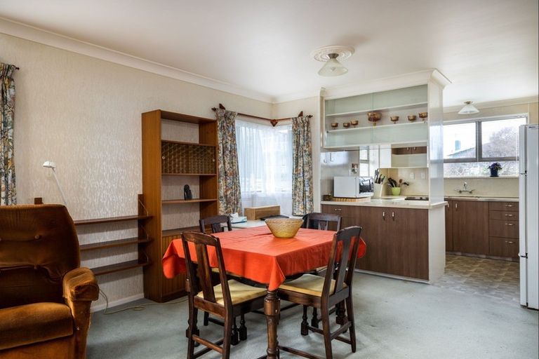 Photo of property in 14 Sackville Street, Fitzroy, New Plymouth, 4312