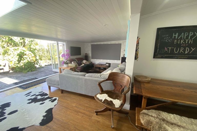 Photo of property in 80 Lake Road, Narrow Neck, Auckland, 0624