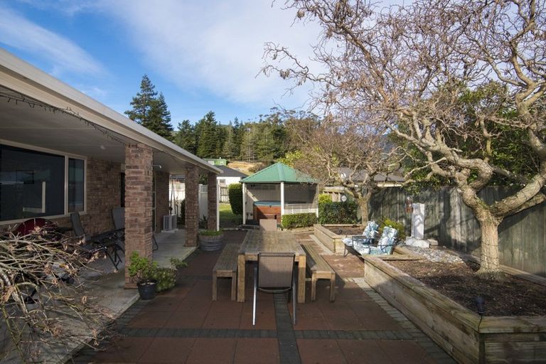 Photo of property in 24 Admiralty Place, Waikawa, Picton, 7220