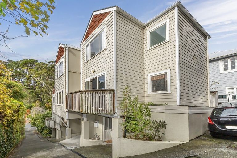 Photo of property in 4/14a Glenmore Street, Thorndon, Wellington, 6011