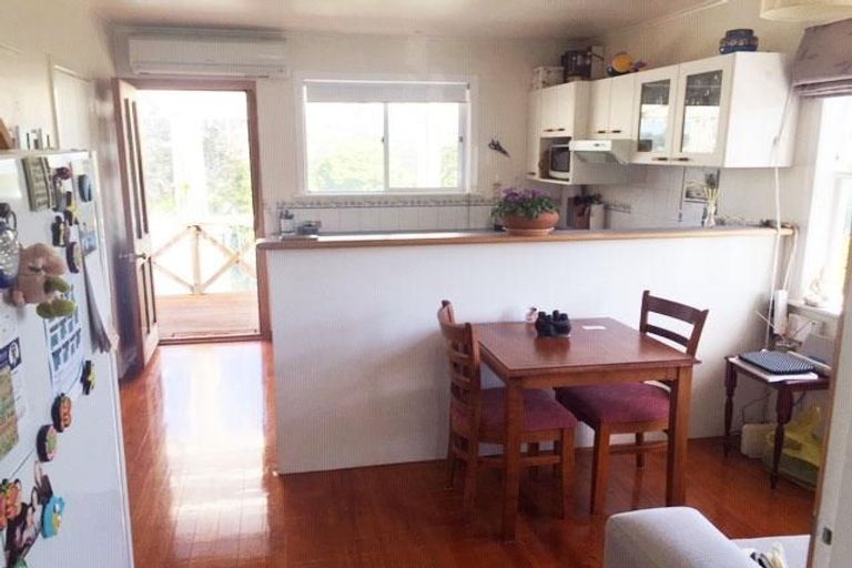 Photo of property in 158 Edmonton Road, Te Atatu South, Auckland, 0610