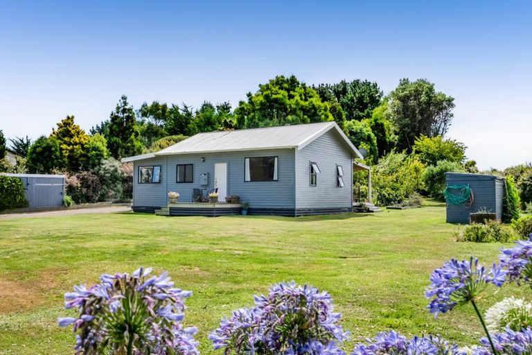 Photo of property in 2952 Eltham Road, Opunake, 4682