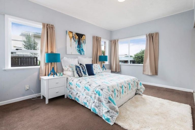 Photo of property in 56 Lynwood Road, New Lynn, Auckland, 0600