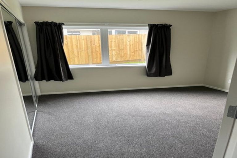 Photo of property in 1/75 Tramway Road, Beach Haven, Auckland, 0626