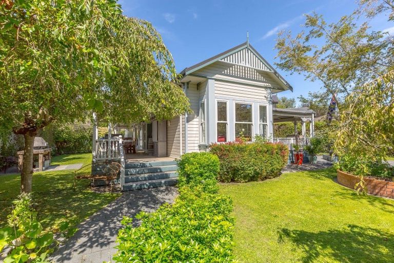 Photo of property in 104 Kuratawhiti Street, Greytown, 5794