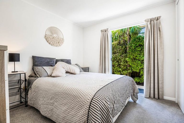 Photo of property in 1b Titoki Street, Te Atatu Peninsula, Auckland, 0610