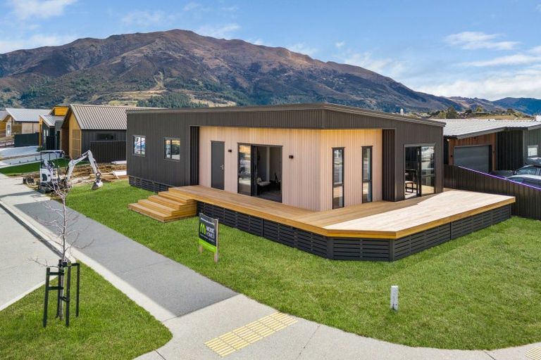 Photo of property in 32 Dunn Street, Lake Hawea, 9382