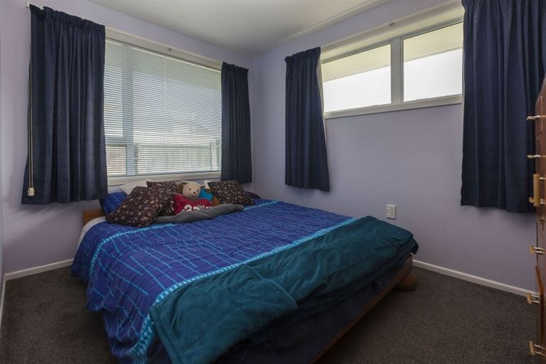 Photo of property in 2/185 Queenspark Drive, Parklands, Christchurch, 8083