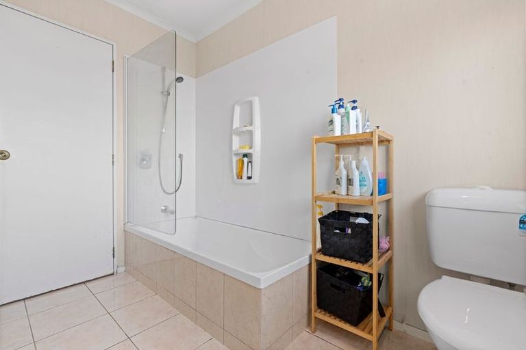 Photo of property in 40 Stellata Court, Randwick Park, Auckland, 2105