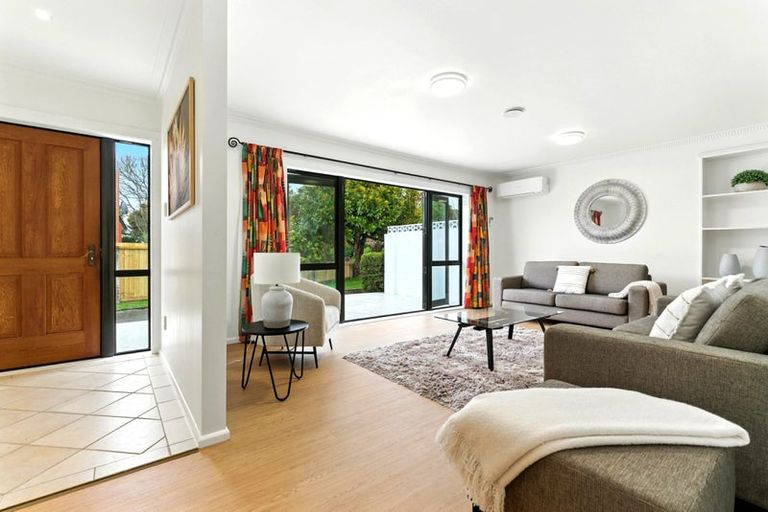 Photo of property in 19 Elwyn Place, Avonhead, Christchurch, 8042