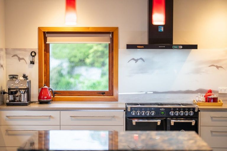 Photo of property in 117 Seaview Road, Paraparaumu Beach, Paraparaumu, 5032