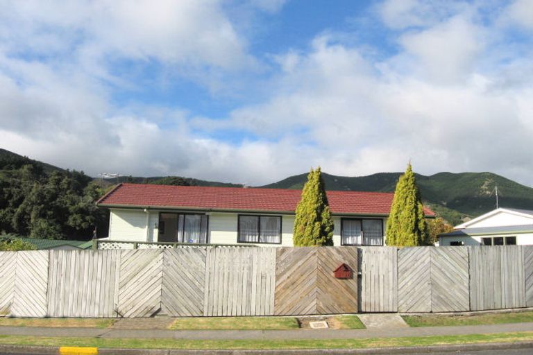 Photo of property in 38 Hookway Grove, Paraparaumu, 5032