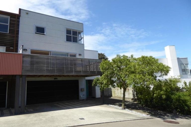 Photo of property in 42 Saddleback Grove, Karori, Wellington, 6012