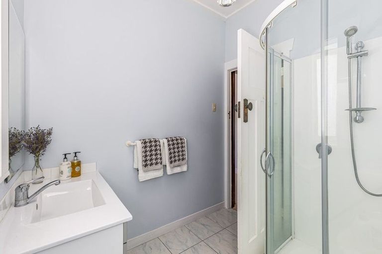 Photo of property in 1/135 Shakespeare Road, Milford, Auckland, 0620