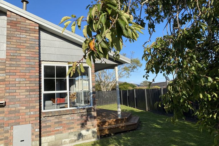 Photo of property in 35 Wesley Avenue, Frankleigh Park, New Plymouth, 4310