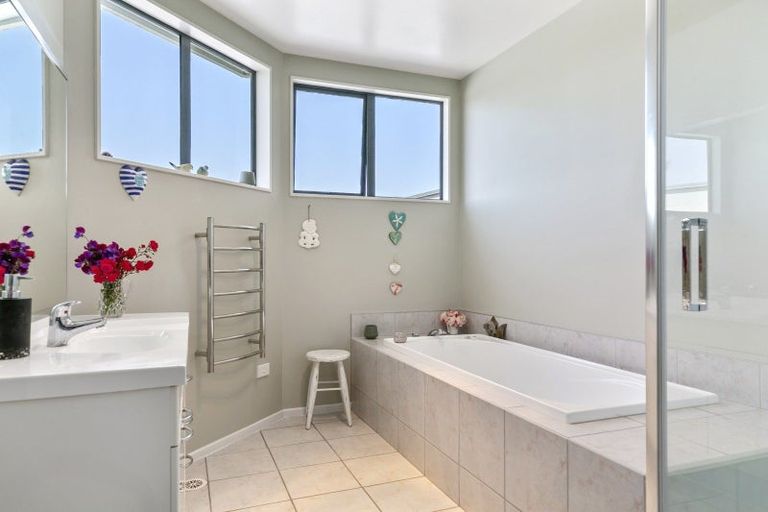 Photo of property in 1/17 Rhodes Fall, Rangatira Park, Taupo, 3330