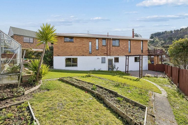 Photo of property in 99 Glenross Street, Glenross, Dunedin, 9011