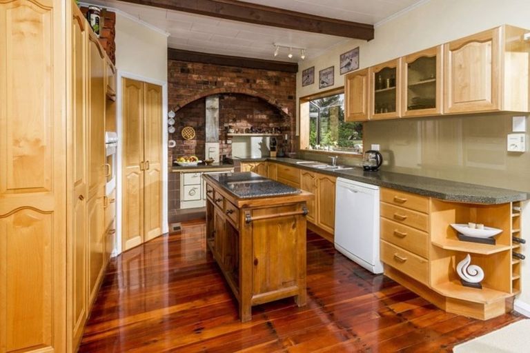 Photo of property in 10 Louvain Place, Greenhithe, Auckland, 0632