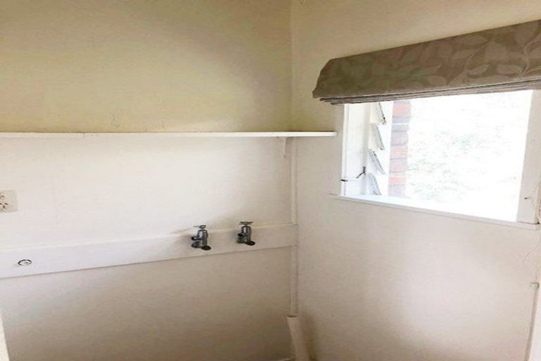 Photo of property in 1/99 Archers Road, Hillcrest, Auckland, 0629