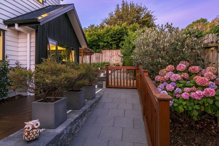 Photo of property in 29a Arrow Road, Forrest Hill, Auckland, 0620