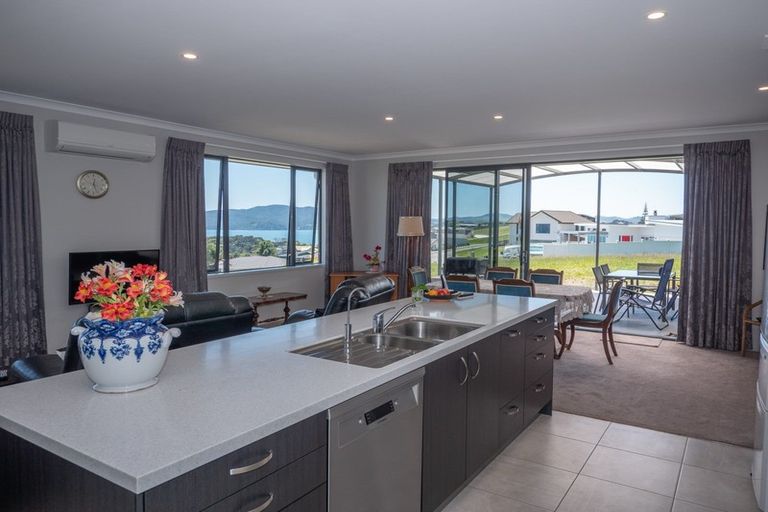 Photo of property in 31 Eagles Way, Cable Bay, 0420