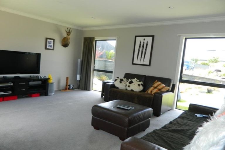 Photo of property in 123 Te Puia Drive, Aotea, Porirua, 5024