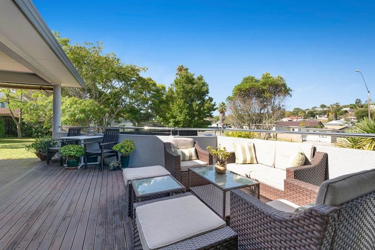 Photo of property in 53 Caribbean Drive, Unsworth Heights, Auckland, 0632