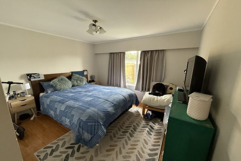Photo of property in 2/18 Mirrabooka Avenue, Botany Downs, Auckland, 2010