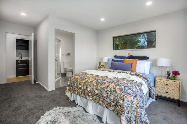 Photo of property in 149 Kelburn Parade, Kelburn, Wellington, 6012