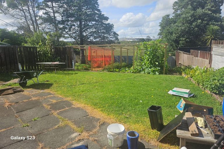 Photo of property in 119 Edgewater Drive, Pakuranga, Auckland, 2010