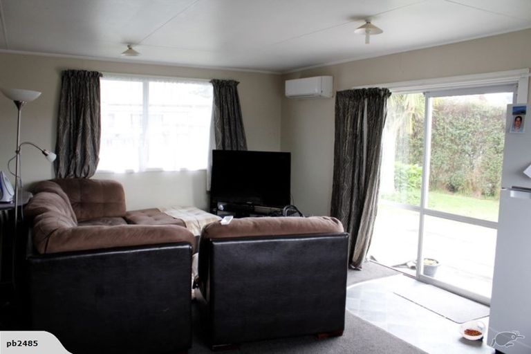 Photo of property in 7 Tawari Street, Inglewood, 4330