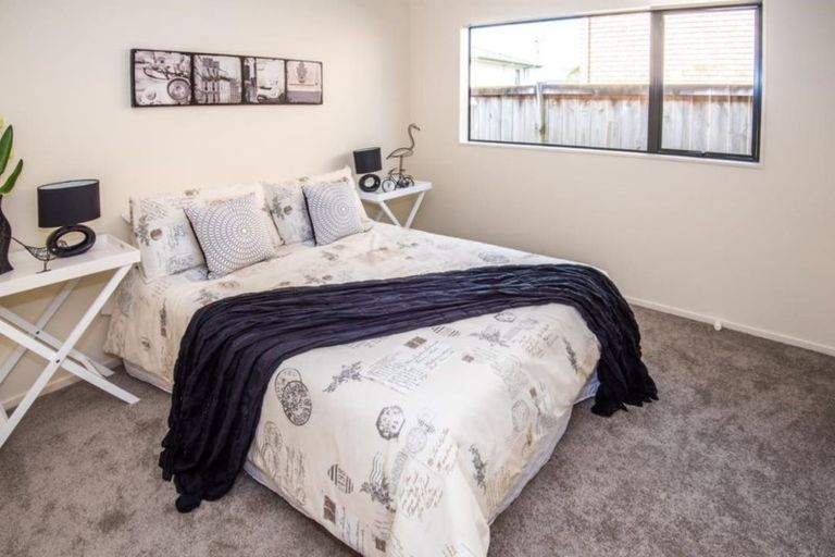 Photo of property in 36 Lilybank Crescent, East Tamaki, Auckland, 2013