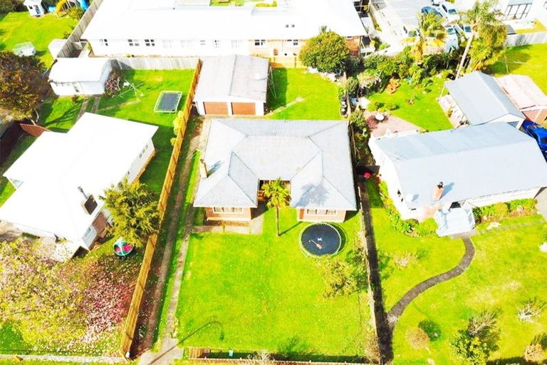 Photo of property in 3 Adams Road, Manurewa, Auckland, 2102