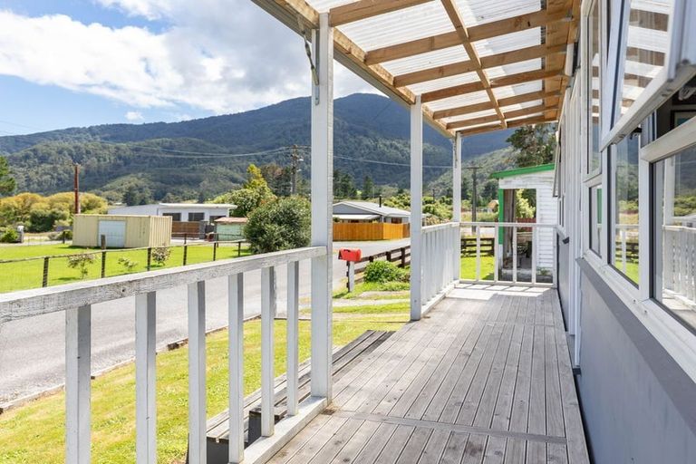 Photo of property in 7 Croft Place, Stillwater, Greymouth, 7805
