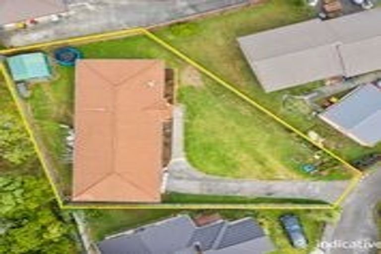 Photo of property in 16 Heathridge Place, Burswood, Auckland, 2013