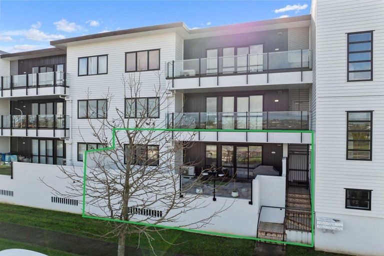 Photo of property in 7/130 Stancombe Road, Flat Bush, Auckland, 2016