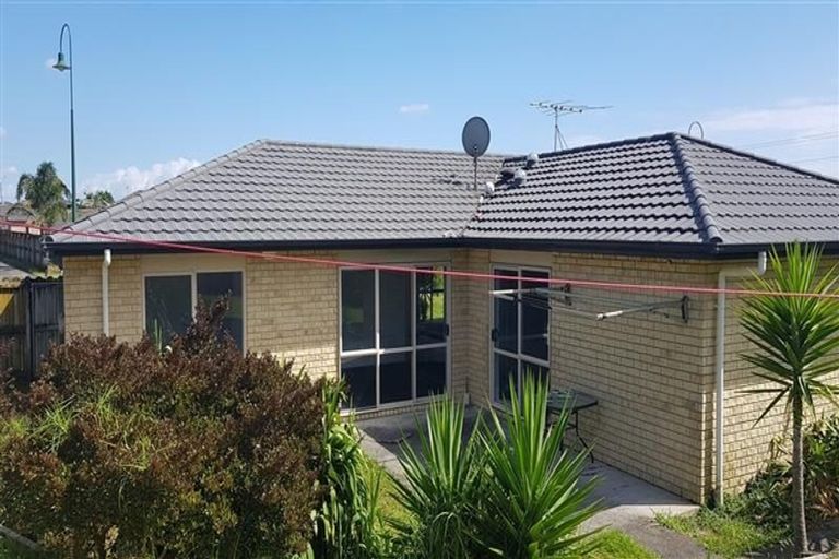 Photo of property in 1 Gerolds Place, Flat Bush, Auckland, 2019