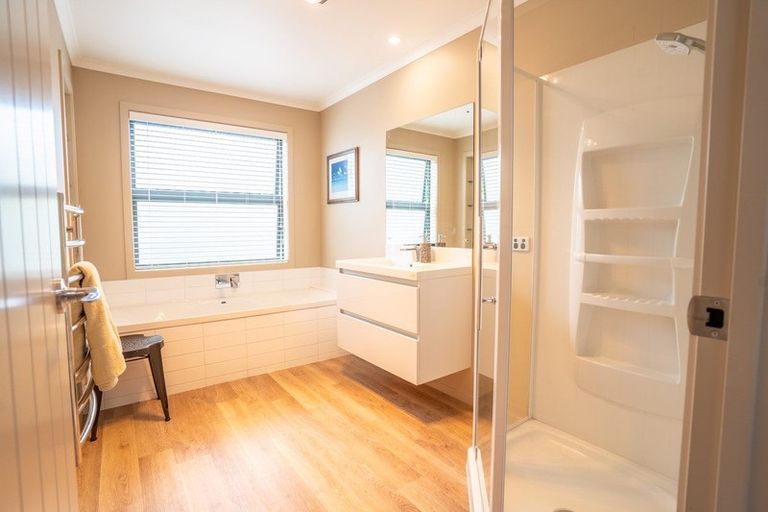 Photo of property in 16 Stowell Drive, Cromwell, 9310