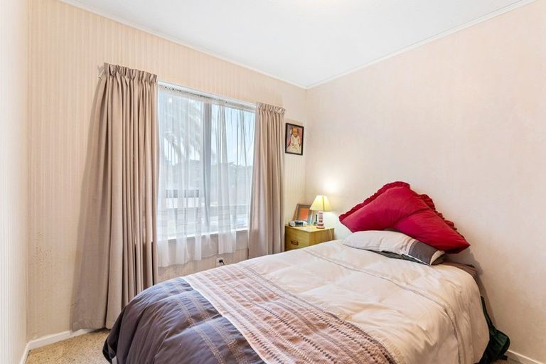 Photo of property in 10 Albatross Close, Whitby, Porirua, 5024