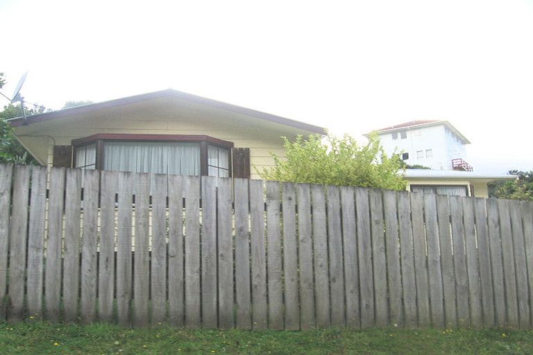 Photo of property in 10 Percy Dyett Drive, Karori, Wellington, 6012