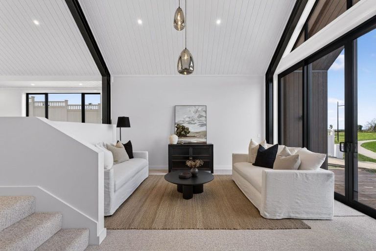 Photo of property in 21 Annie Aranui Drive, Poraiti, 4182