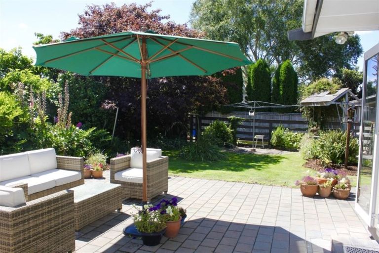 Photo of property in 10 Crofton Road, Harewood, Christchurch, 8051